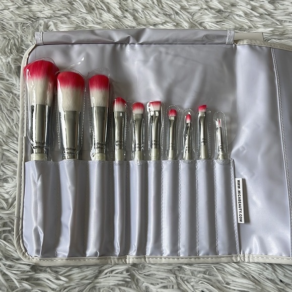MICA BEAUTY COSMETICS DELUXE BRUSH SET PINK/WHITE - Picture 4 of 6